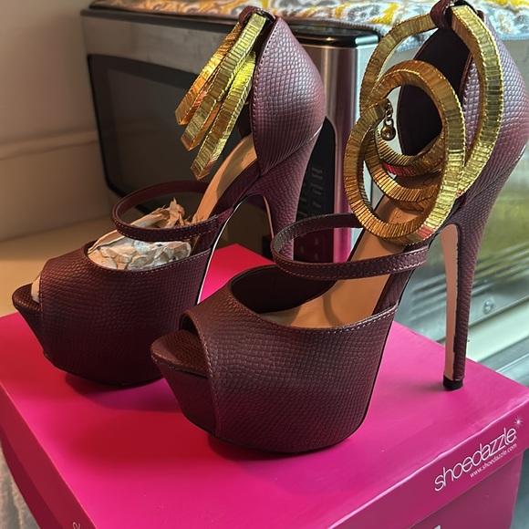 Heels Burgandy - Picture 5 of 8